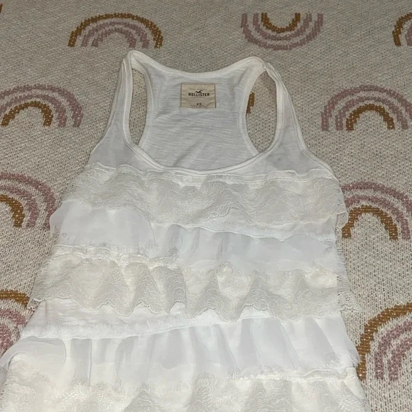 Hollister size XS lace/ruffle front off white tank racer back - Picture 3 of 4